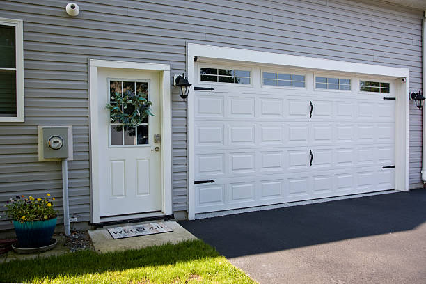24/7 Emergency Garage Door Panel Replacement experts in Logansport, LA